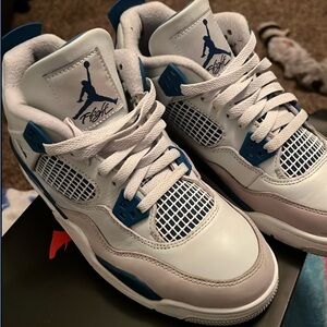 Air Jordan Retro GS in White and Teal